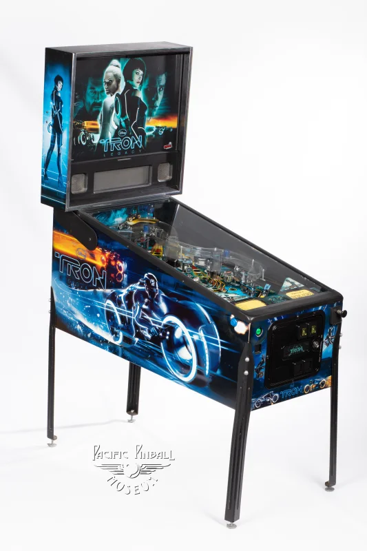 tron-961-34.jpg pinball machine - Preview image showing playfield artwork and design details