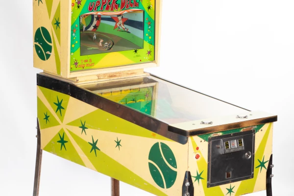 upper-deck-90-34.jpg pinball machine - Preview image showing playfield artwork and design details