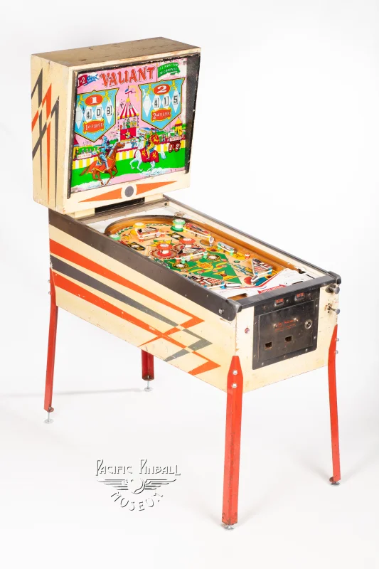 valiant-1300-34.jpg pinball machine - Preview image showing playfield artwork and design details